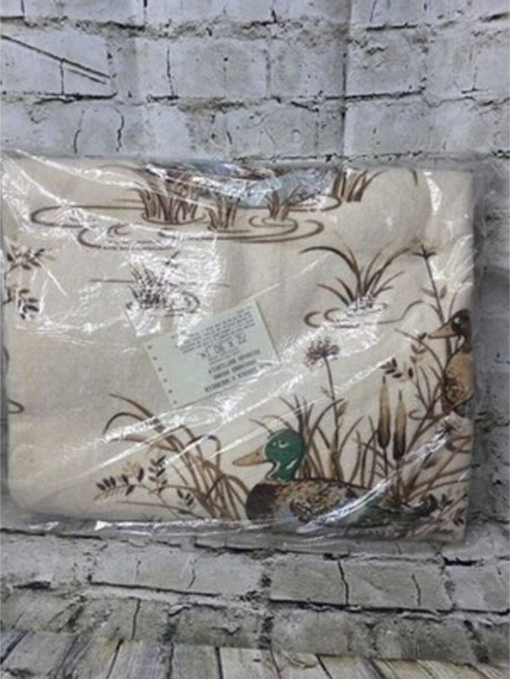 Vtg 70’s Rose Garden Aberdeen Duck Blanket 72 x 90” Polyester Made in USA New